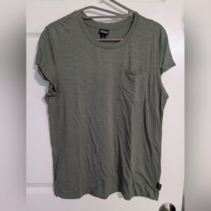 Patagonia Women's T-shirt Size Medium